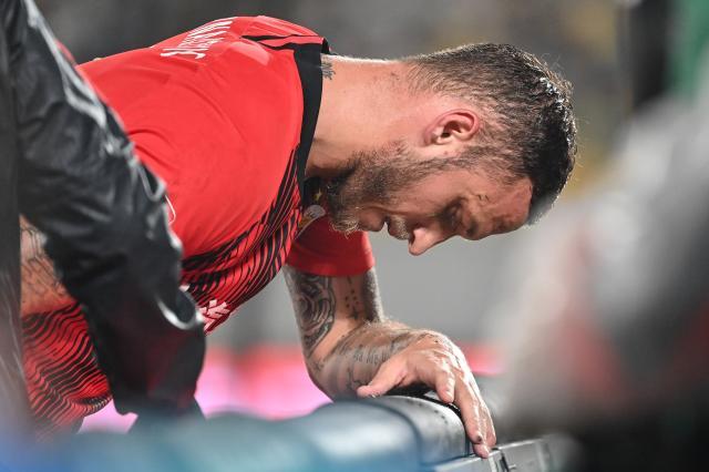 8868体育官方网站-海港弃阿瑙很值！进1球成本250万欧 硬仗常迷失